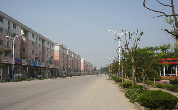 我場以產(chǎn)業(yè)為支撐推進城鎮(zhèn)擴張.jpg