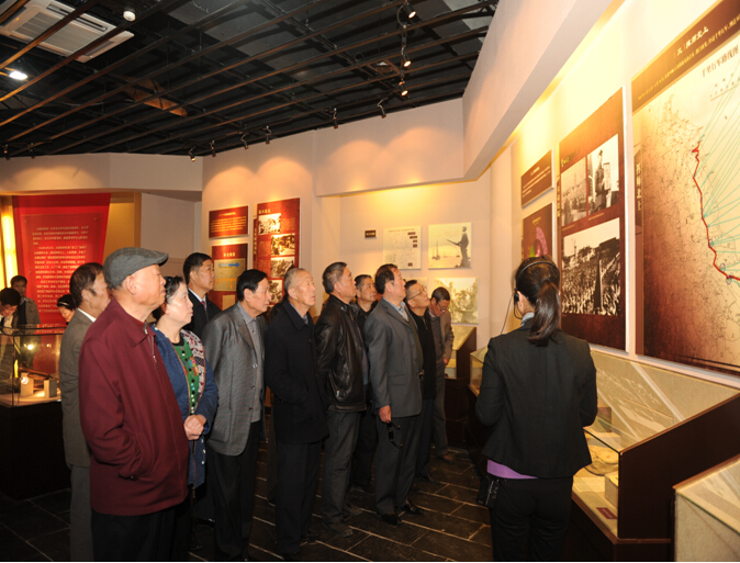 射陽縣交通局離退休黨員干部一行來我場(chǎng)開展黨員活動(dòng)日活動(dòng).jpg